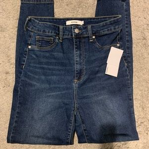 JustFab High Waisted Skinny Jeans. NWT